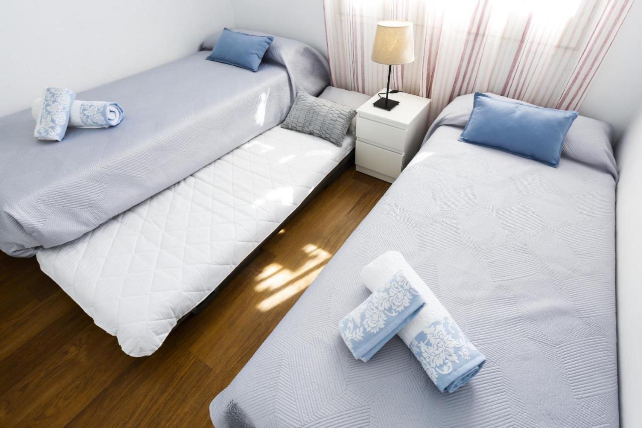Frontsea Only Families Planet Costa Dorada Villa ซาลอว์ ภายนอก รูปภาพ